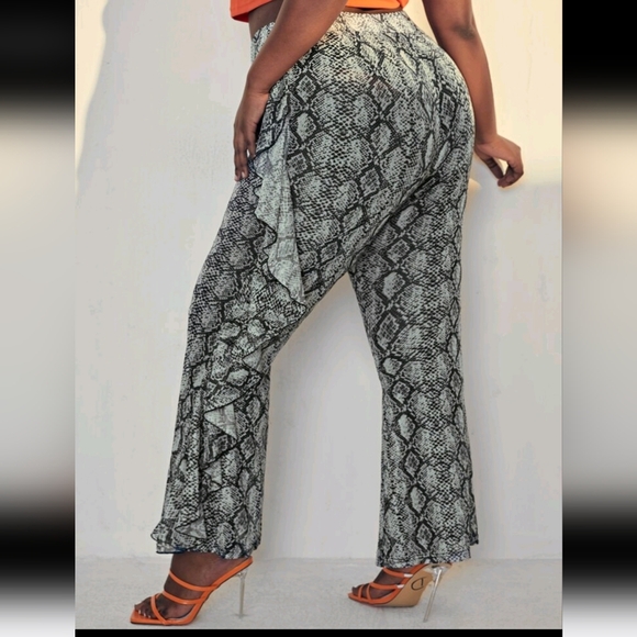 5 Pants Bundle 👖 - Picture 10 of 11